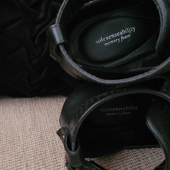 SOLE SENSEABILITY MEMORY FOAM PEEP TOE BOOTIES - Picture 11 of 11